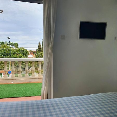 דירות בנאלמדנה Atico En Puerto Marina מראה חיצוני תמונה